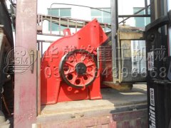 对辊破碎机辊皮,锤破和颚破发货现场