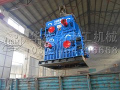 0506四辊破碎机发货现场