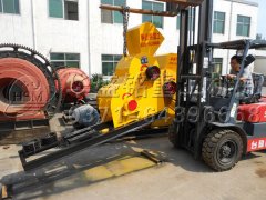 双级无蓖底粉碎机发货现场