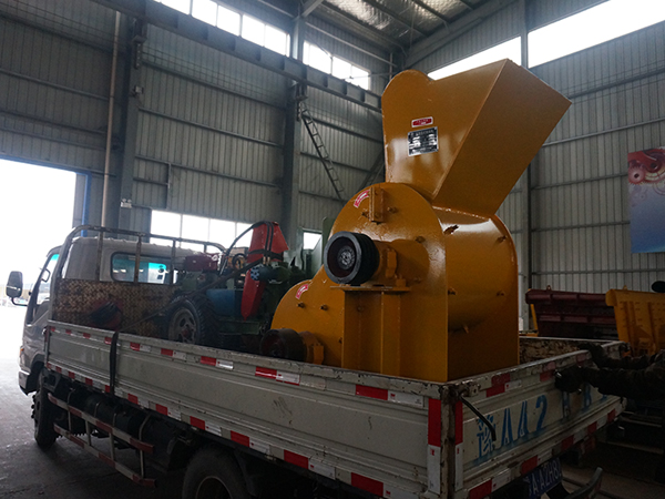 出口双级粉碎机发货现场