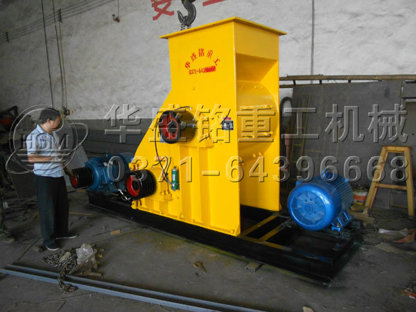 大型双级粉碎机发货现场3.jpg