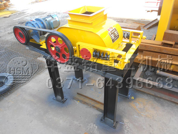 小型对齿辊破碎机发货2.jpg