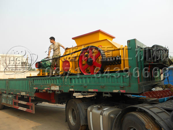 大型对辊破碎机发货现场5.jpg